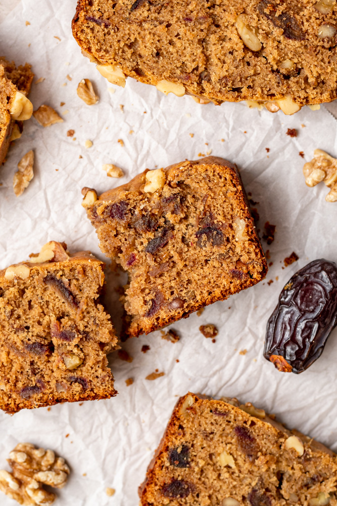 date walnut cake