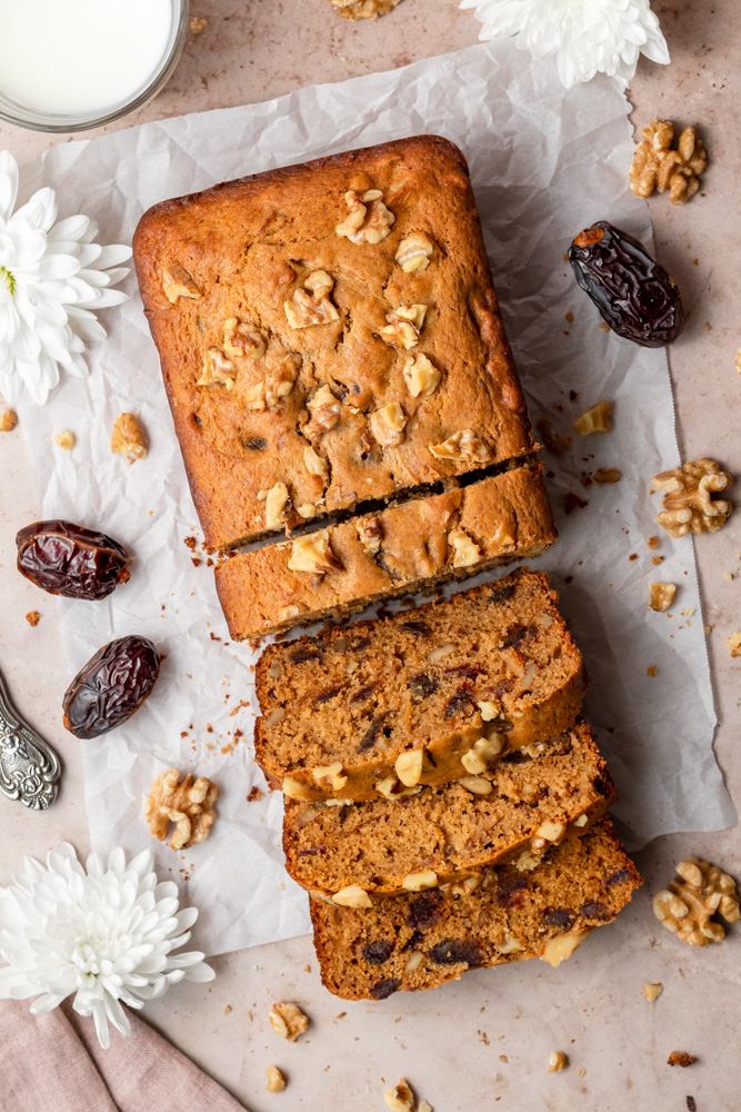 date walnut cake