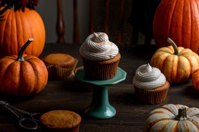 pumpkin cupcake with cinnamon cream cheese frosting