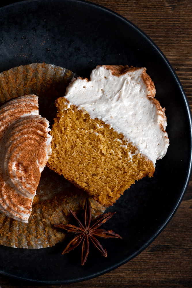 pumpkin cupcakes with cream cheese frosting