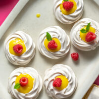 mini pavlova with lemon curd and raspberries